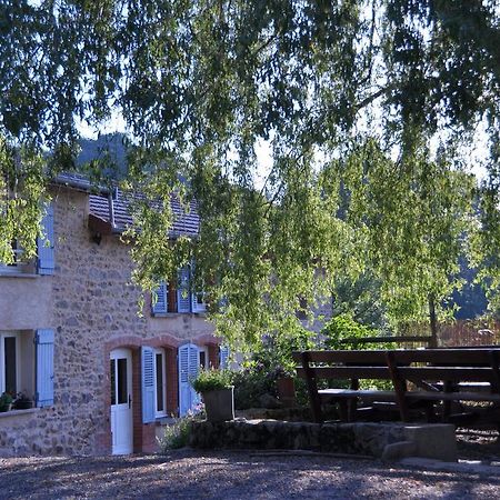 Hotel La Ferme Aux Abeilles Ambierle Esterno foto